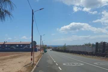 Alumbrado dota de iluminación al tramo de la carretera de Melenera que permanecía a oscuras (Foto TA)